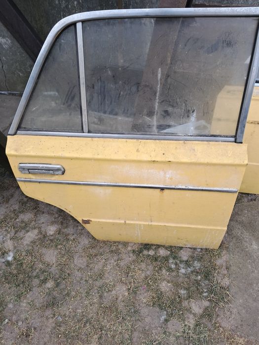 Продам двері ВАЗ 2106.