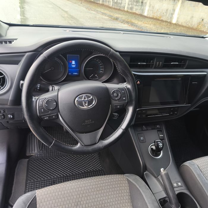 Toyota Auris Touring Sports Hybrid