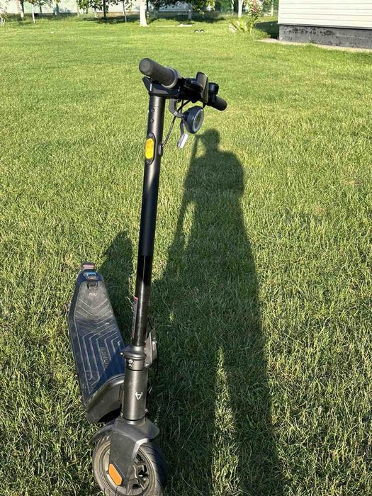 Електро самокат Niu