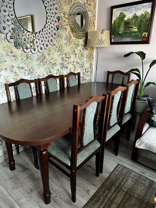 Stół z kompletem 8 krzeseł