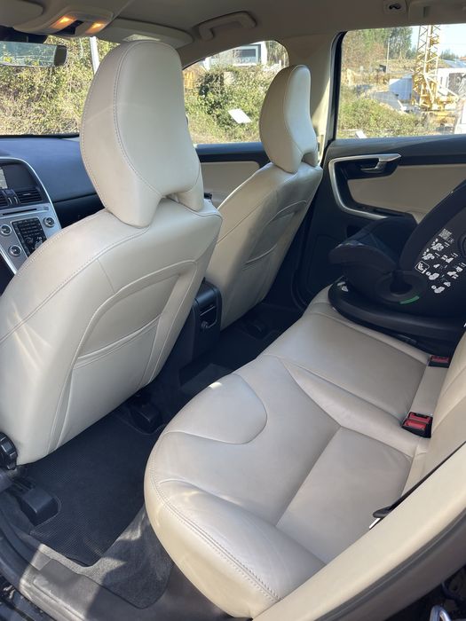 Volvo Xc60 D4 Manual