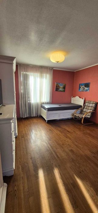 Оренда 3-кімнатної квартири 120 м.кв.біля метро «Палац Україна» Антоновича,122