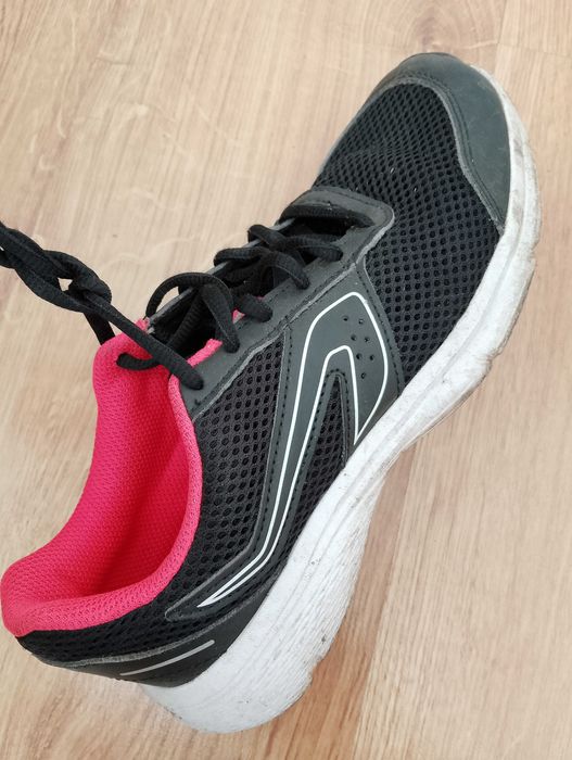 DECATHLON Kalencji. Buty damskie.