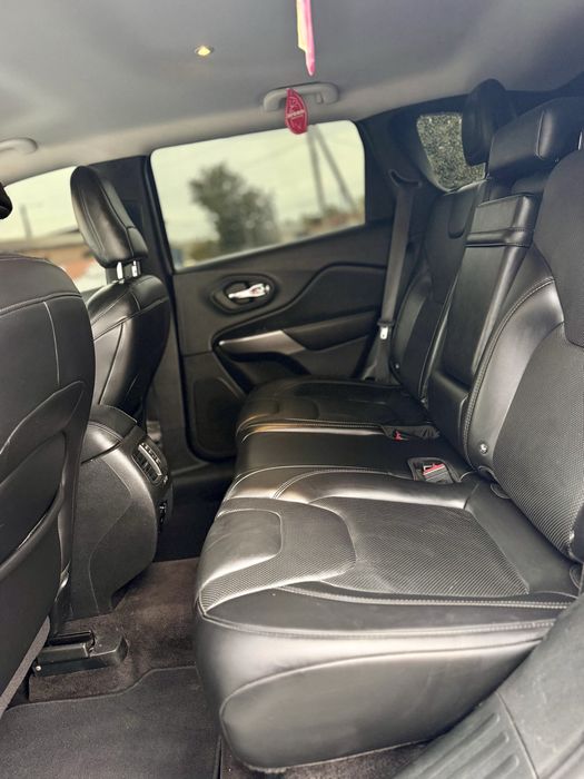 Продам Jeep Cherokee