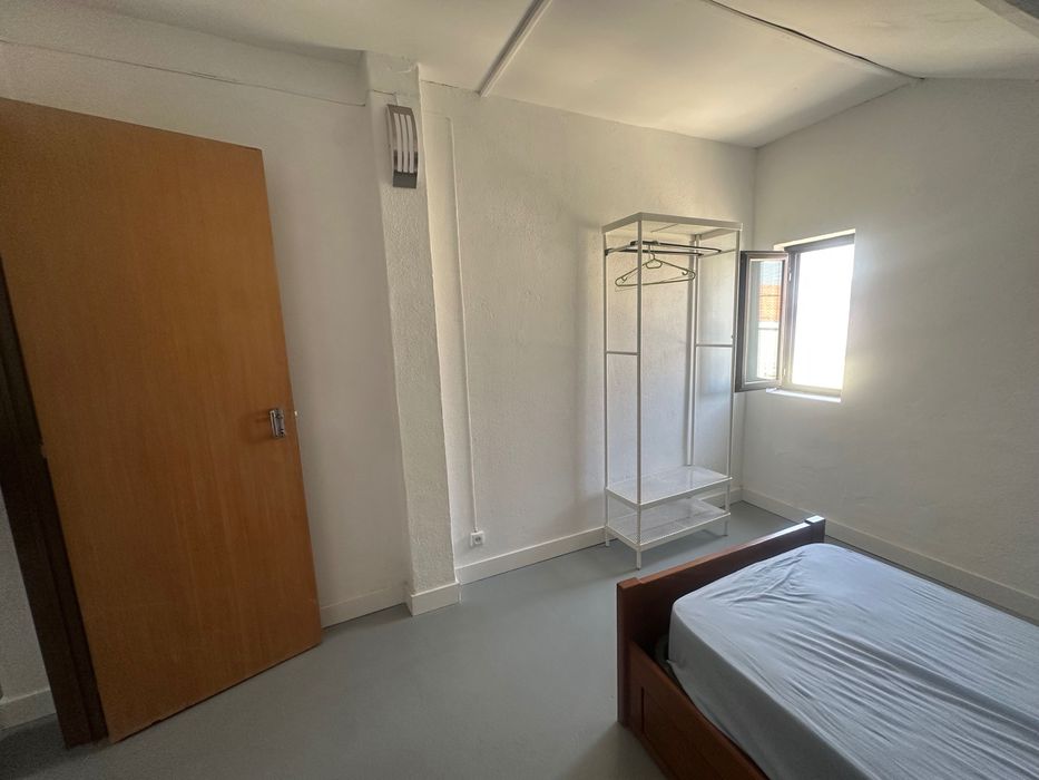 Quarto para arrendar  corroios Laranjeiro