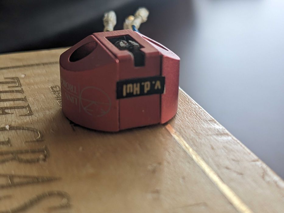 Célula Linn Troika Van der Hul