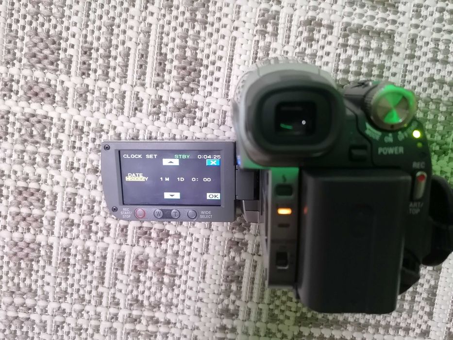 продам видеокамеру Sony DCR-HC96E