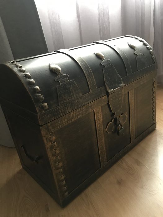 Mala / Cofre em ferro