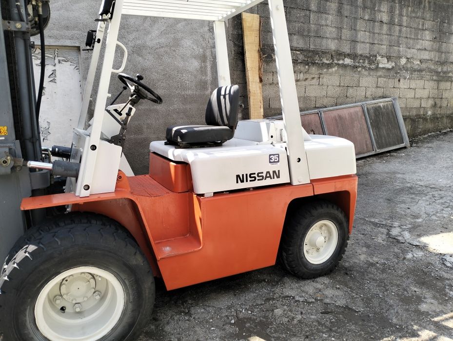 Empilhador Nissan para venda