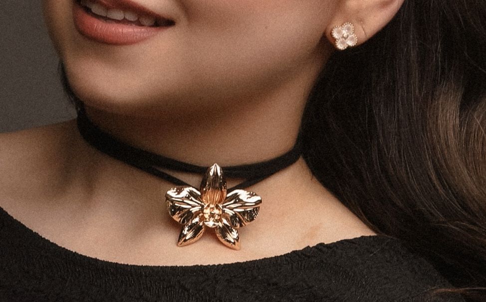 Прикраса на шию