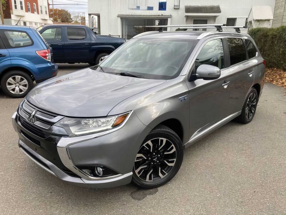 Mitsubishi Outlander SEL      2018