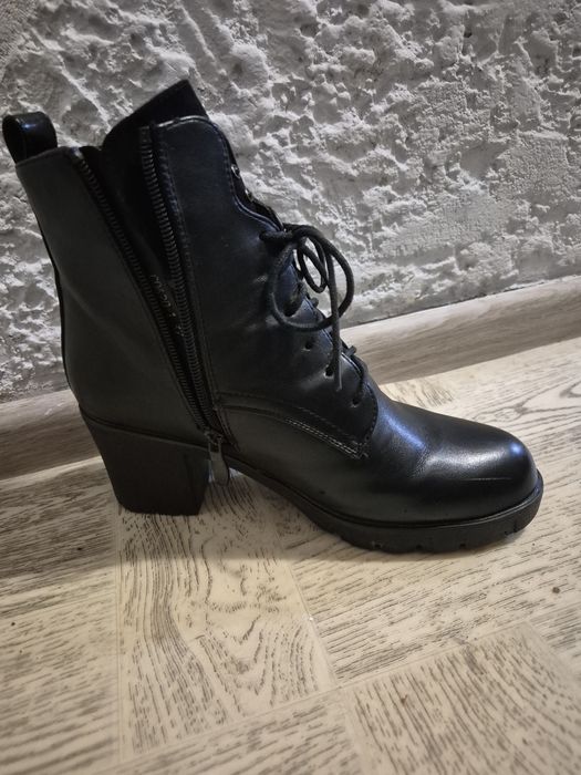 Продам зимние ботинки