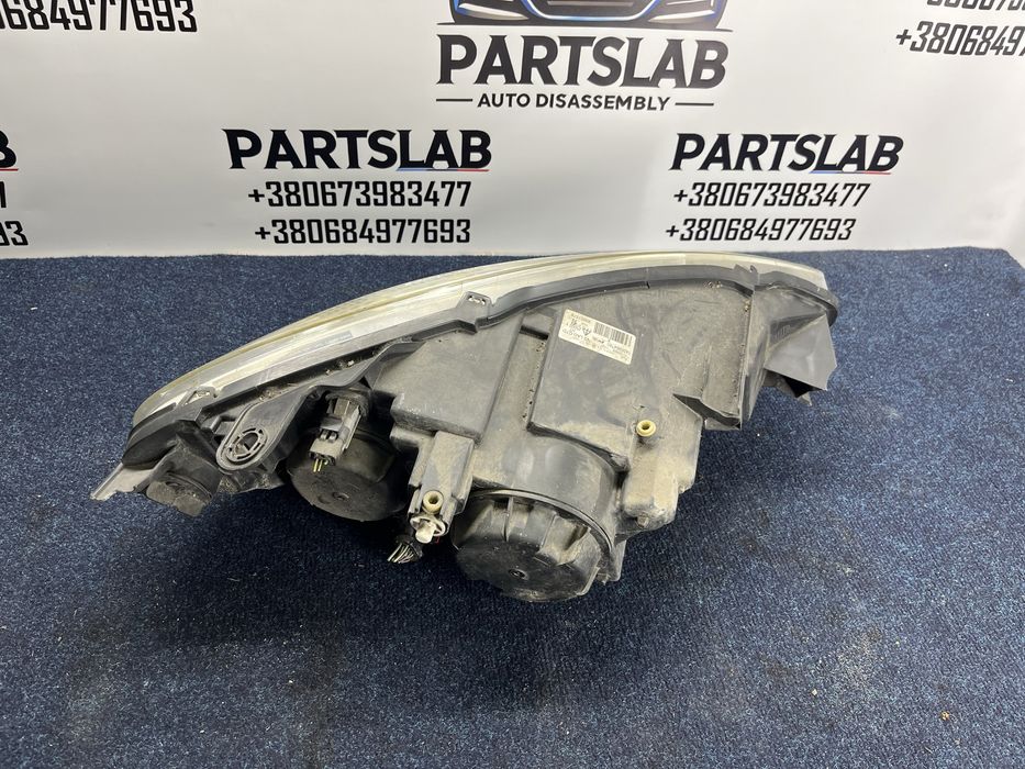 Передня ліва фара ксенон Peugeot 807 (2002-2014) Пежо 807 Xenon