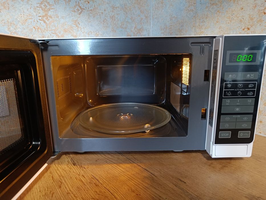Mikrofala Sharp Shan stan nowej