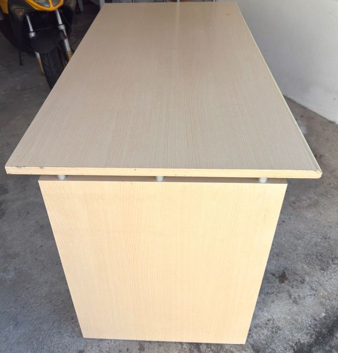 Secretária de Escritório/Estudo 138x68 cm – Bom Estado – 70€