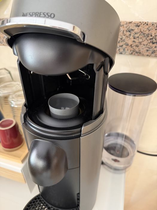 Nespresso Vertuo Plus Deluxe Titan D