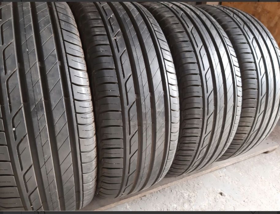 Шини літо R17 215/55 Bridgestone Turanza T001 комплект