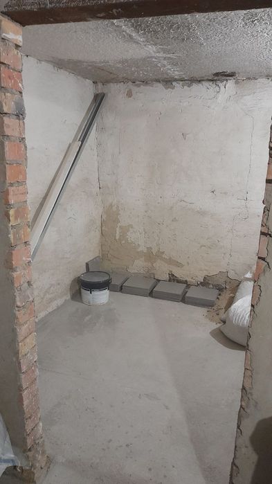 Гараж-приміщення, Видубичі