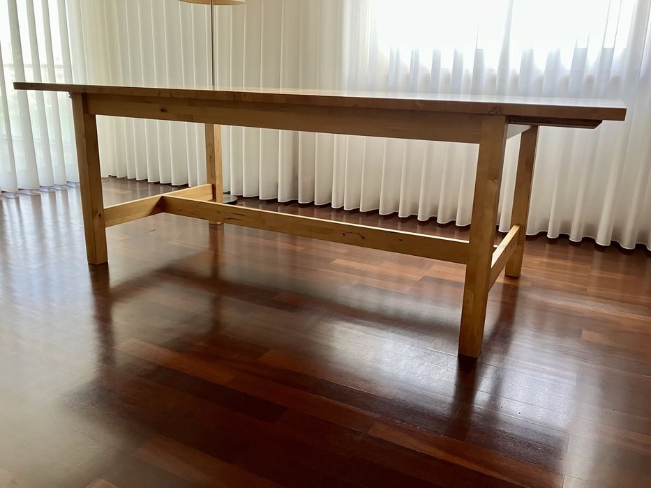 Mesa de jantar IKEA - 221.5x100x75cm (CxLxA)
