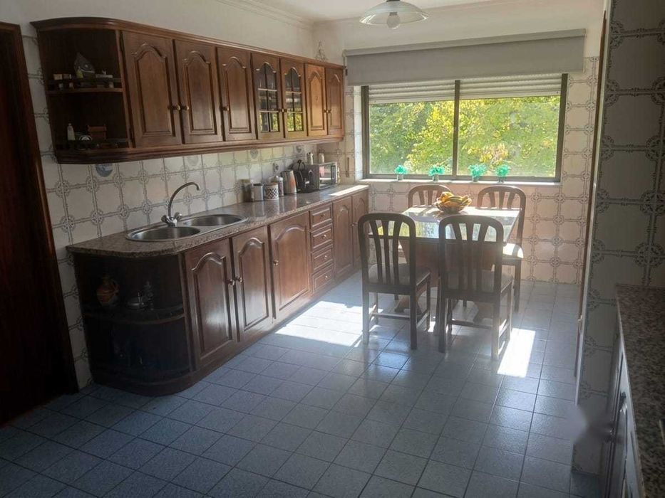 Apartamento T3 de 130 m² em Paredes de Coura | 2 WC | 2.º andar