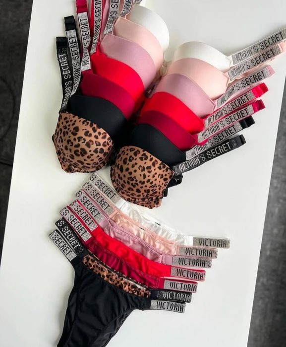 Комплект нижнего белья от Виктория Сикрет со стразами