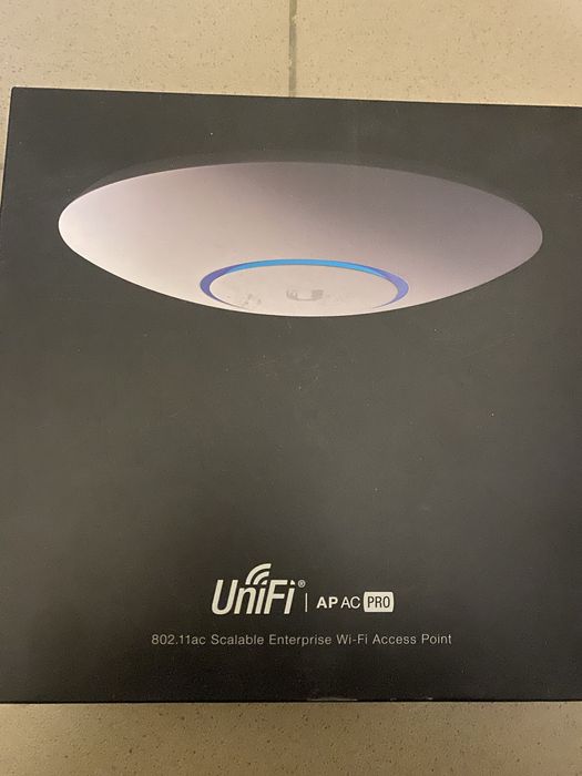 Двохдіапазонна точка доступу Ubiquiti UniFi AP AC Pro (UAP-AC-PRO)