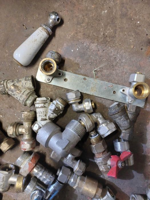 продам фитинг водопроводный