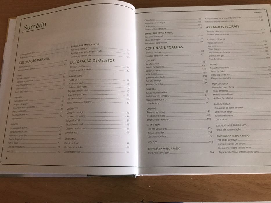 Livro que ensina a fazer diversos projetos de objetos decorativos