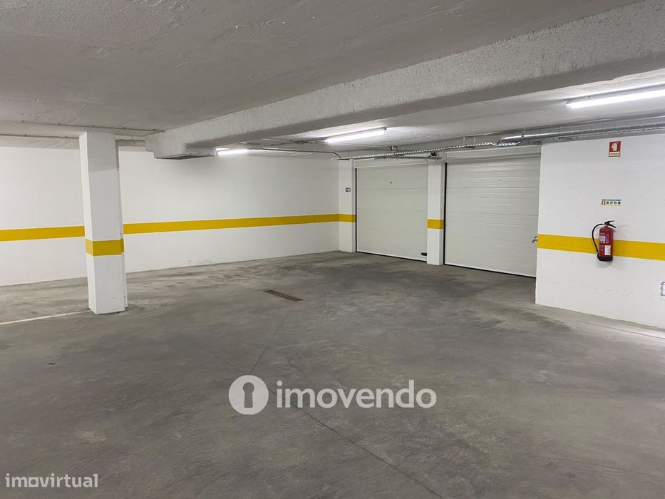 Apartamento T1+1, semi-novo, em Coimbra