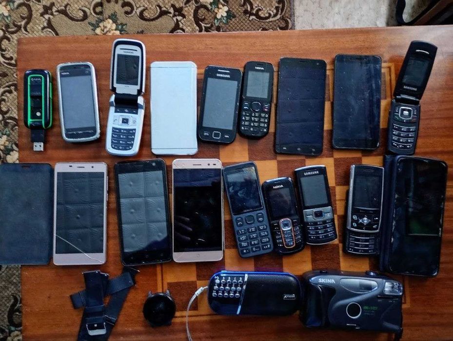 Телефони та інше на запчастини