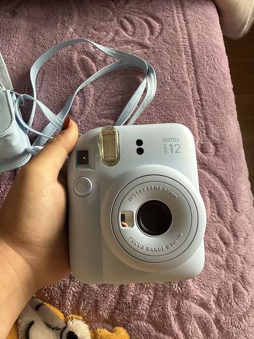 Câmera Instax Mini 12 + Case – Semi nova!