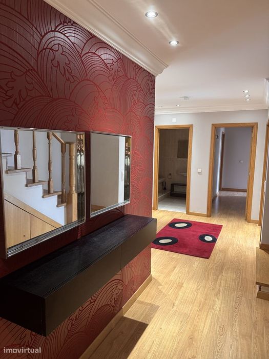 Apartamento duplex T5