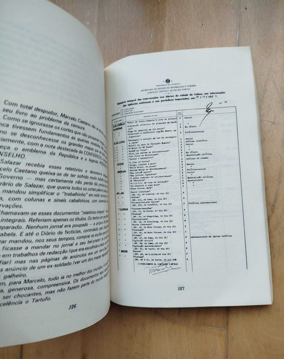 Livro Antigo "As Mentiras de Marcello Caetano"