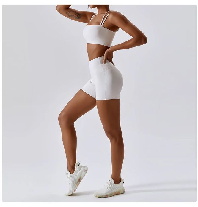 Комплекты, комбинезоны