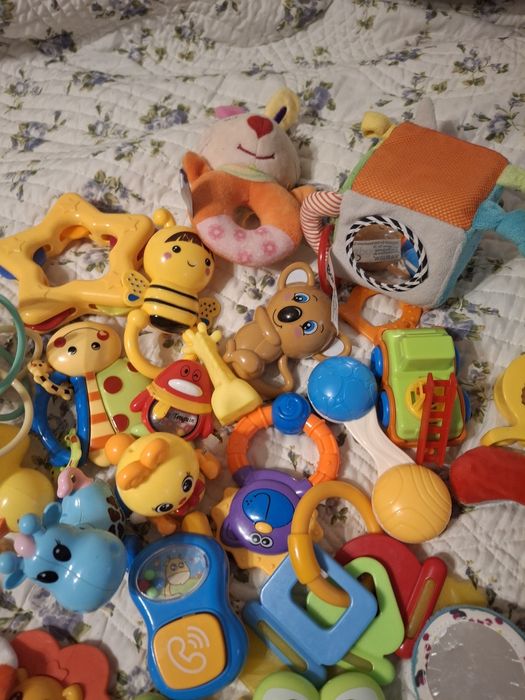 Іграшки для найменших 0+ лотом