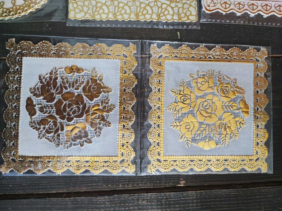 podkładki pod szklanki kubki biało złote kwiaty 14 sztuk