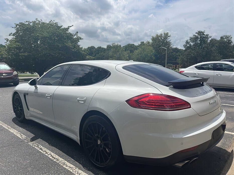 Porsche Panamera 4S      2015