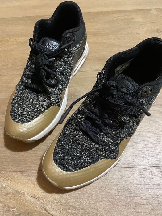 Ténis Sapatilhas Nike preto e dourado 38 senhora