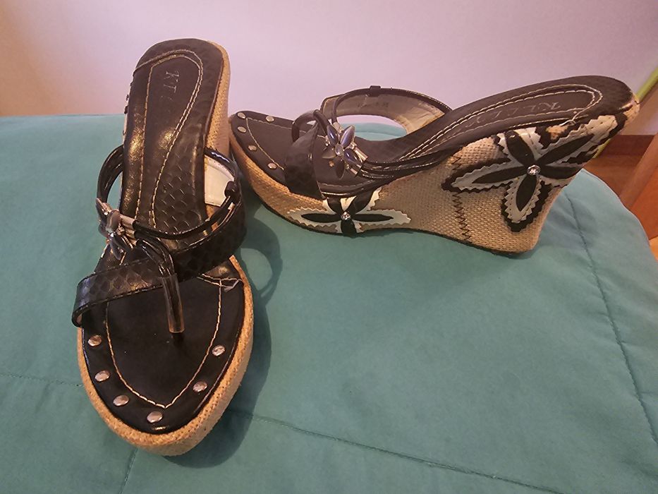Vendo sandálias usadas