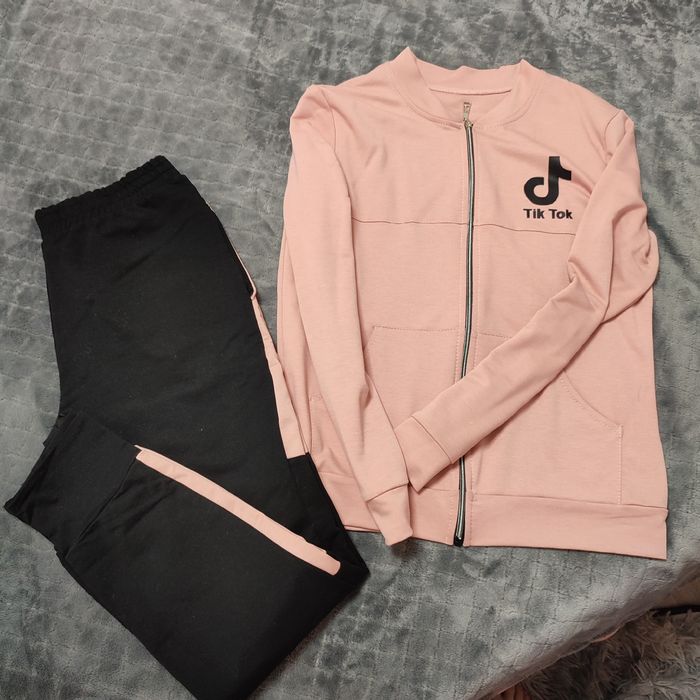 Спортивный костюм