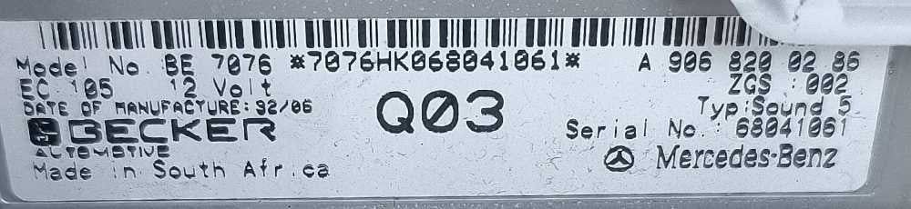 Rádio / Auto Rádio A9068200286 - MERCEDES-BENZ VITO Caixa