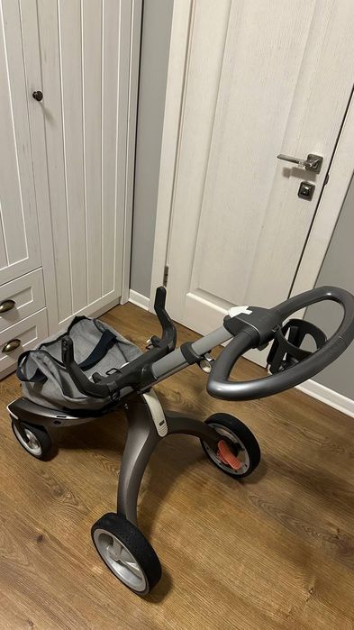 Оригінальна коляска Stokke в повному комплекті