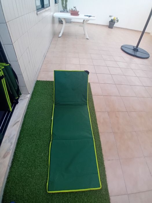 4 Espreguiçadeiras / Esteiras de Praia, Piscina e Campismo – Como Novas 35 eur