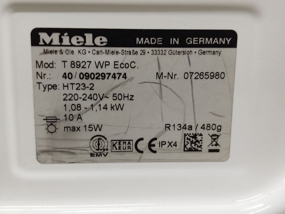 Сушка для одягу фірми Miele