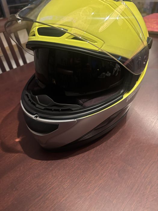 Capacete Momo design