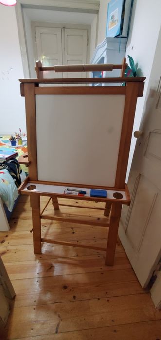 Quadro branco e preto de escrever