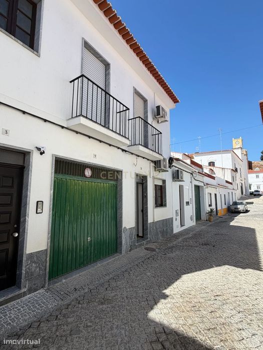 Apartamento T2 para Arrendamento em Moura, Beja