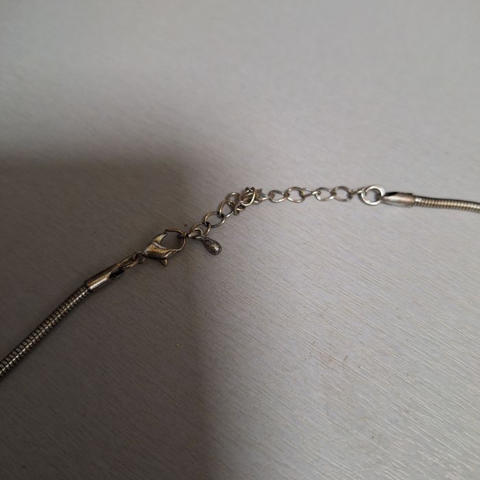 Naszyjnik z różami piekny wygląda jak oksydowane srebro