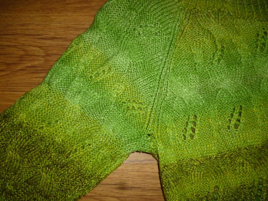 Продам теплые брендовые свитера в новом состоянии)))