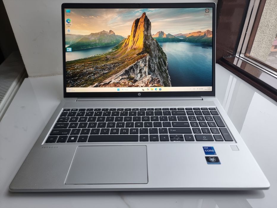 HP ProBook 450 G8 / Core i7-1165G7  / 8gb / 256gb
